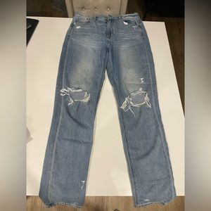 American Eagle Ripped Mom Jean - Size 8 Extra Long